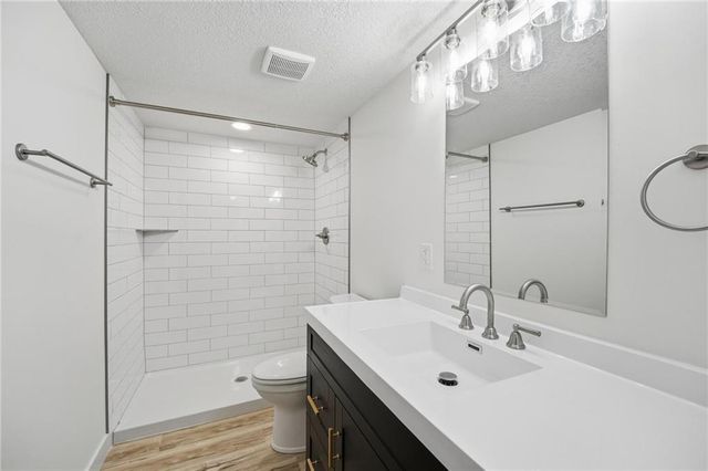 5600 W 101 Terrace, Overland Park, KS 66207
