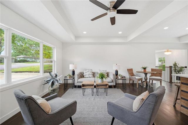 5600 W 101 Terrace, Overland Park, KS 66207