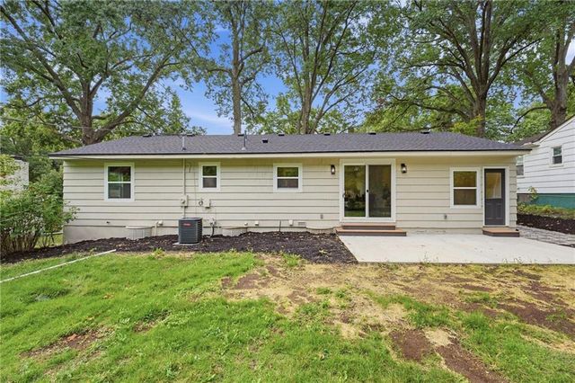 5600 W 101 Terrace, Overland Park, KS 66207