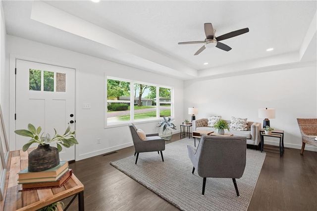 5600 W 101 Terrace, Overland Park, KS 66207