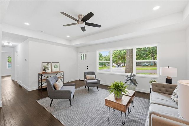 5600 W 101 Terrace, Overland Park, KS 66207