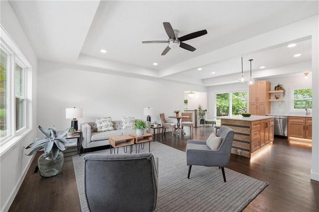 5600 W 101 Terrace, Overland Park, KS 66207