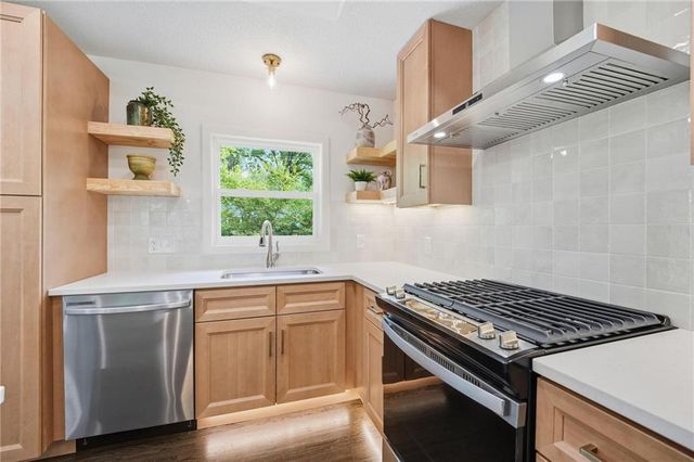 5600 W 101 Terrace, Overland Park, KS 66207