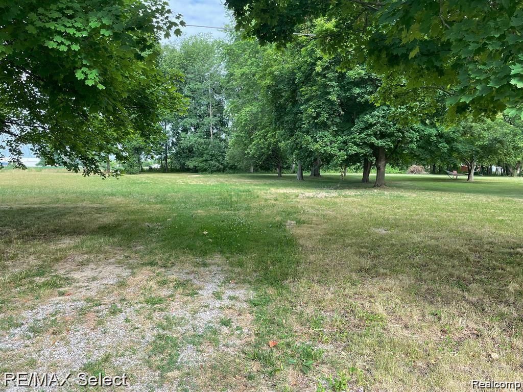 11260 Main Road, Fenton, MI 48430