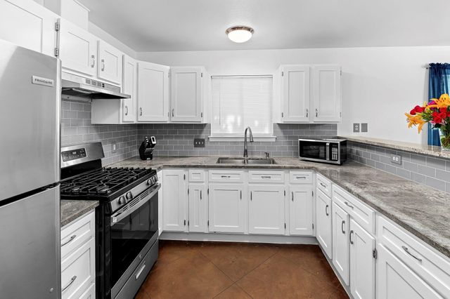 2609 Sol Wilson Ave, Austin, TX 78702