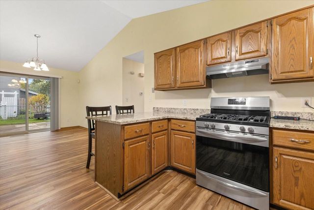 8169 S Wilding DRIVE, Oak Creek, WI 53154