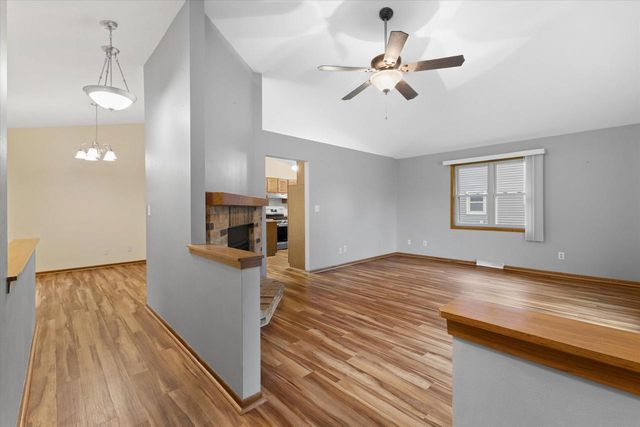 8169 S Wilding DRIVE, Oak Creek, WI 53154