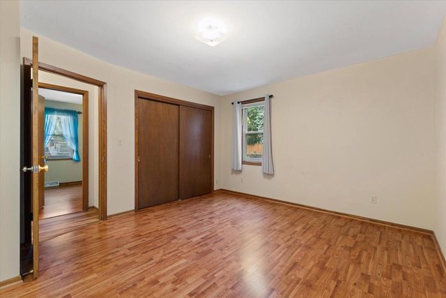 8169 S Wilding DRIVE, Oak Creek, WI 53154