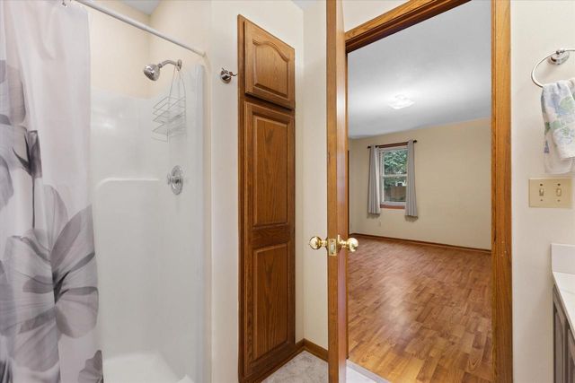 8169 S Wilding DRIVE, Oak Creek, WI 53154