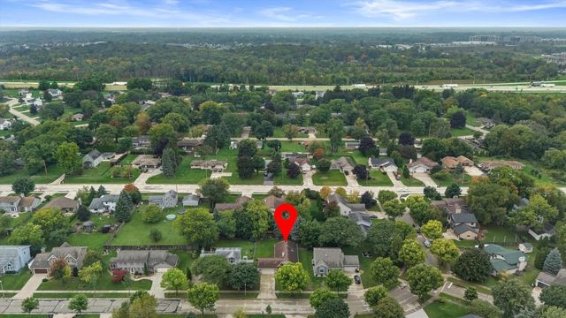 8169 S Wilding DRIVE, Oak Creek, WI 53154