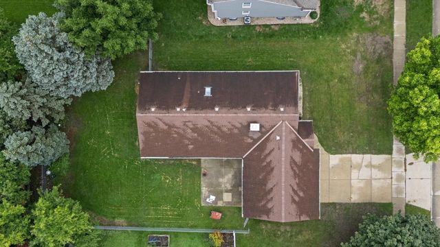 8169 S Wilding DRIVE, Oak Creek, WI 53154