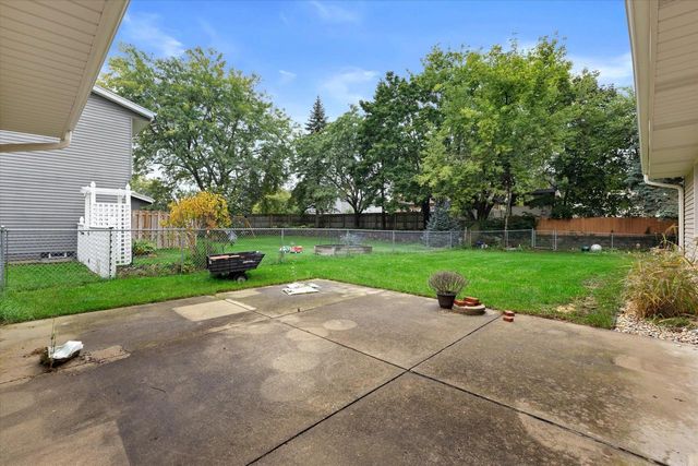8169 S Wilding DRIVE, Oak Creek, WI 53154