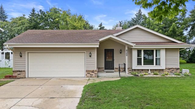 8169 S Wilding DRIVE, Oak Creek, WI 53154