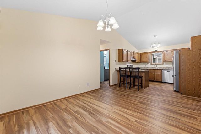 8169 S Wilding DRIVE, Oak Creek, WI 53154