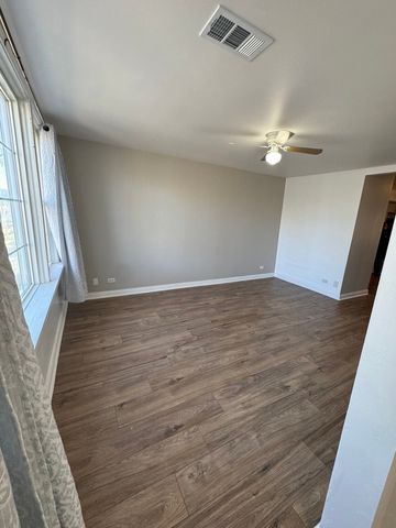 617 W 43rd Place 2, Chicago, IL 60609