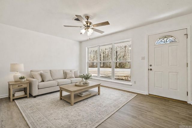 1522 Chris Drive, Benton, AR 72015