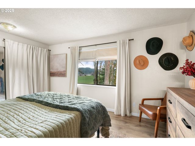 6020 Valley View Rd Ne, Silverton, OR 97381