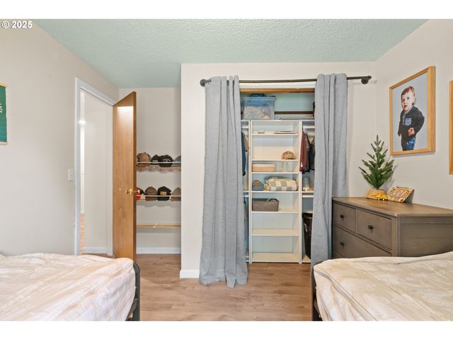 6020 Valley View Rd Ne, Silverton, OR 97381