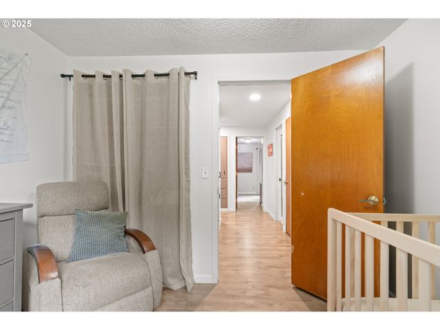 6020 Valley View Rd Ne, Silverton, OR 97381