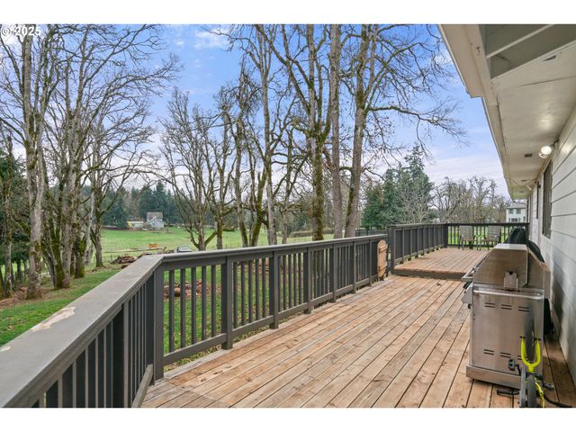 6020 Valley View Rd Ne, Silverton, OR 97381