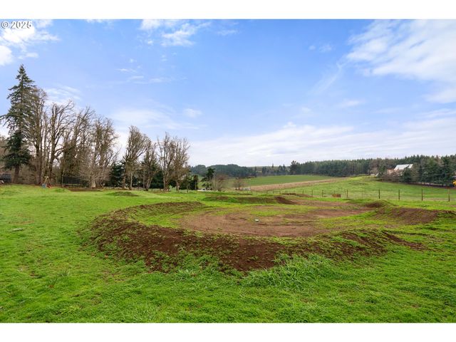 6020 Valley View Rd Ne, Silverton, OR 97381