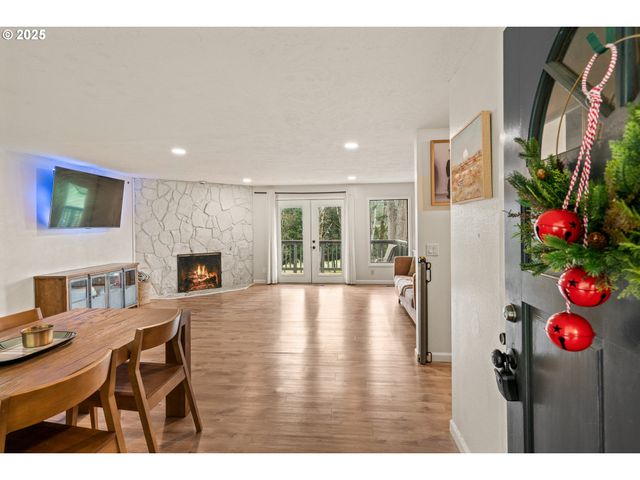 6020 Valley View Rd Ne, Silverton, OR 97381