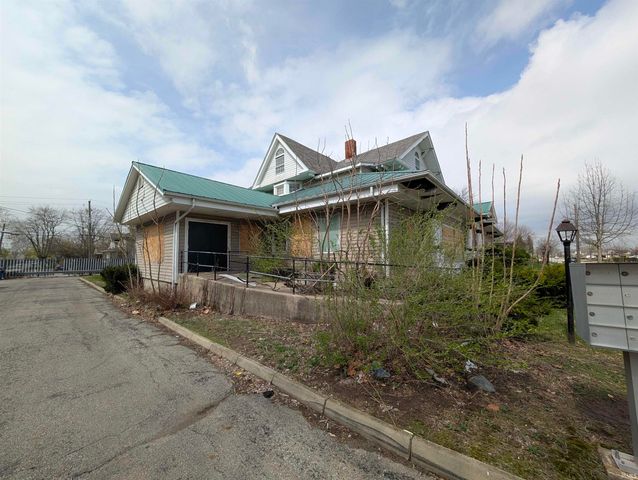 2440 Bowser Avenue, Fort Wayne, IN 46803