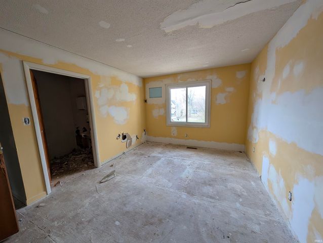 2440 Bowser Avenue, Fort Wayne, IN 46803