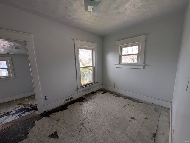 2440 Bowser Avenue, Fort Wayne, IN 46803