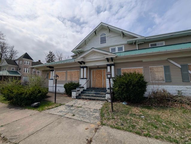 2440 Bowser Avenue, Fort Wayne, IN 46803