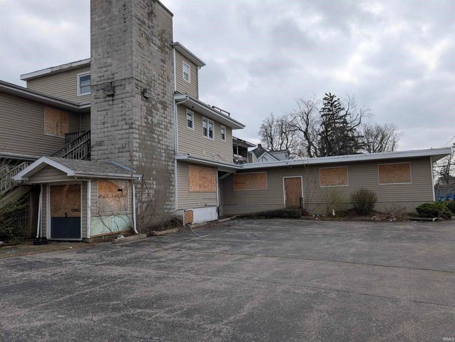 2440 Bowser Avenue, Fort Wayne, IN 46803