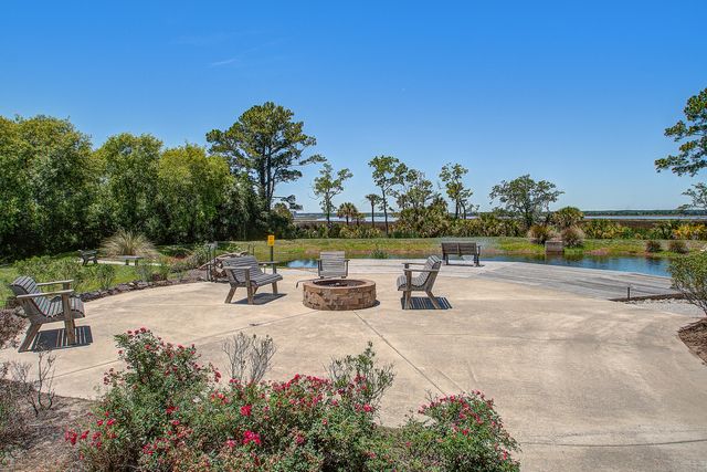522 Spring Hollow Drive, Charleston, SC 29492