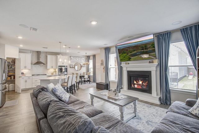 522 Spring Hollow Drive, Charleston, SC 29492