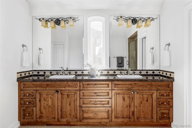 2860 Clinton Street, Denver, CO 80238