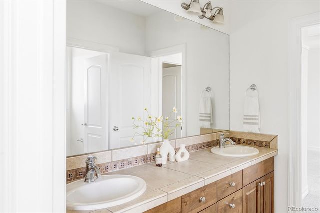 2860 Clinton Street, Denver, CO 80238