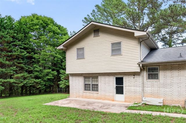 1981 Lee Peters Rd, Loganville, GA 30052