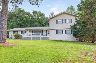 1981 Lee Peters Rd, Loganville, GA 30052