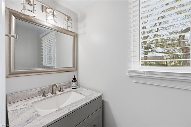 2932 Sunrise AVE, Chesapeake, VA 23324