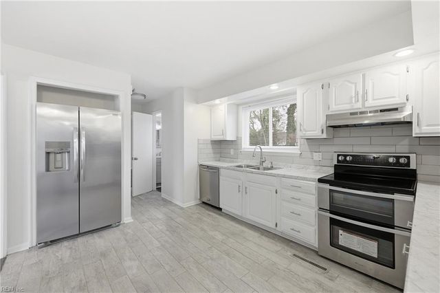 2932 Sunrise AVE, Chesapeake, VA 23324