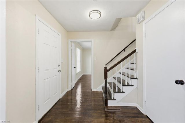 2932 Sunrise AVE, Chesapeake, VA 23324