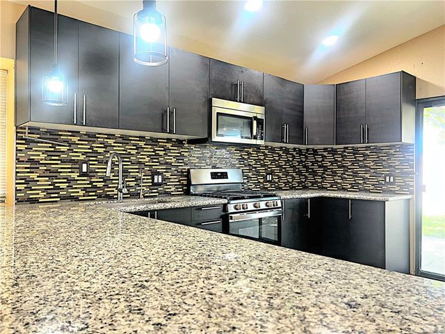 43401 Alep Avenue, Lancaster, CA 93536