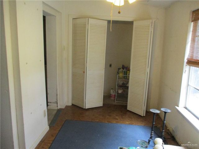 916 S 6th Avenue, Edinburg, TX 78539
