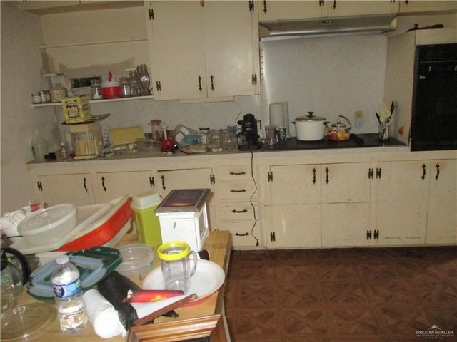 916 S 6th Avenue, Edinburg, TX 78539