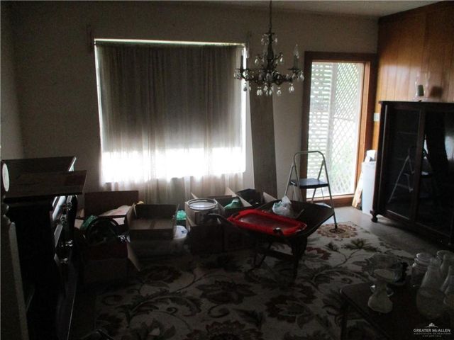 916 S 6th Avenue, Edinburg, TX 78539