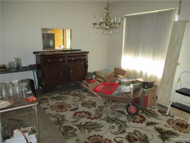 916 S 6th Avenue, Edinburg, TX 78539