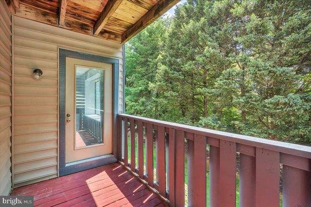 5512-B ABERDEEN DR, Mount Laurel, NJ 08054