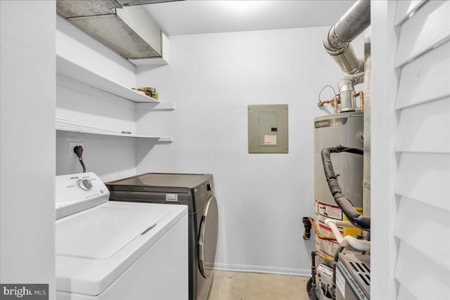 5512-B ABERDEEN DR, Mount Laurel, NJ 08054