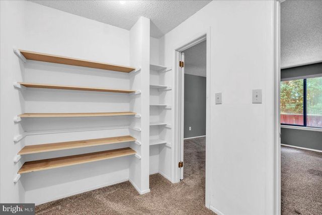 5512-B ABERDEEN DR, Mount Laurel, NJ 08054