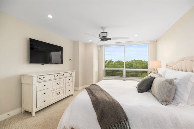 201 Elliott St 510, Beverly, MA 01915