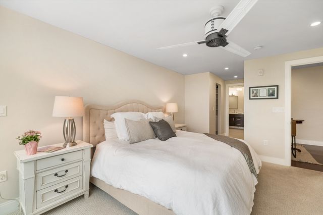201 Elliott St 510, Beverly, MA 01915